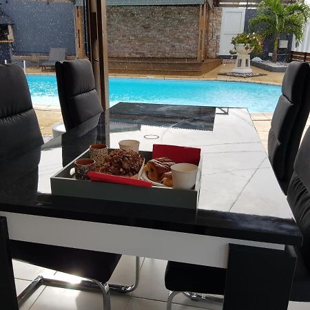 فندق Studio Tres Bon Standing Petite Île المظهر الخارجي الصورة